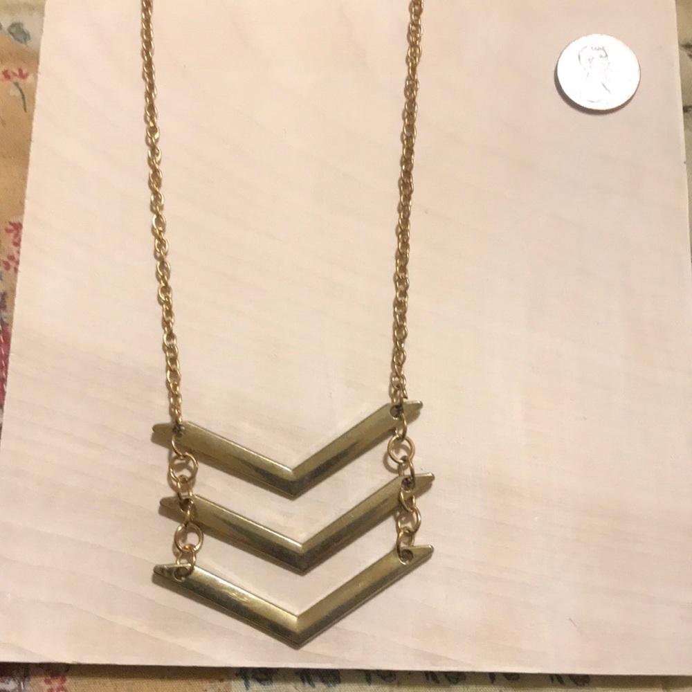 Gold arrows necklace